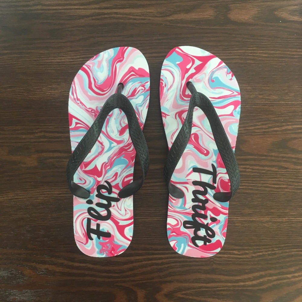 Flip Thrift Flip Flops | Size Small | Size 7-8
